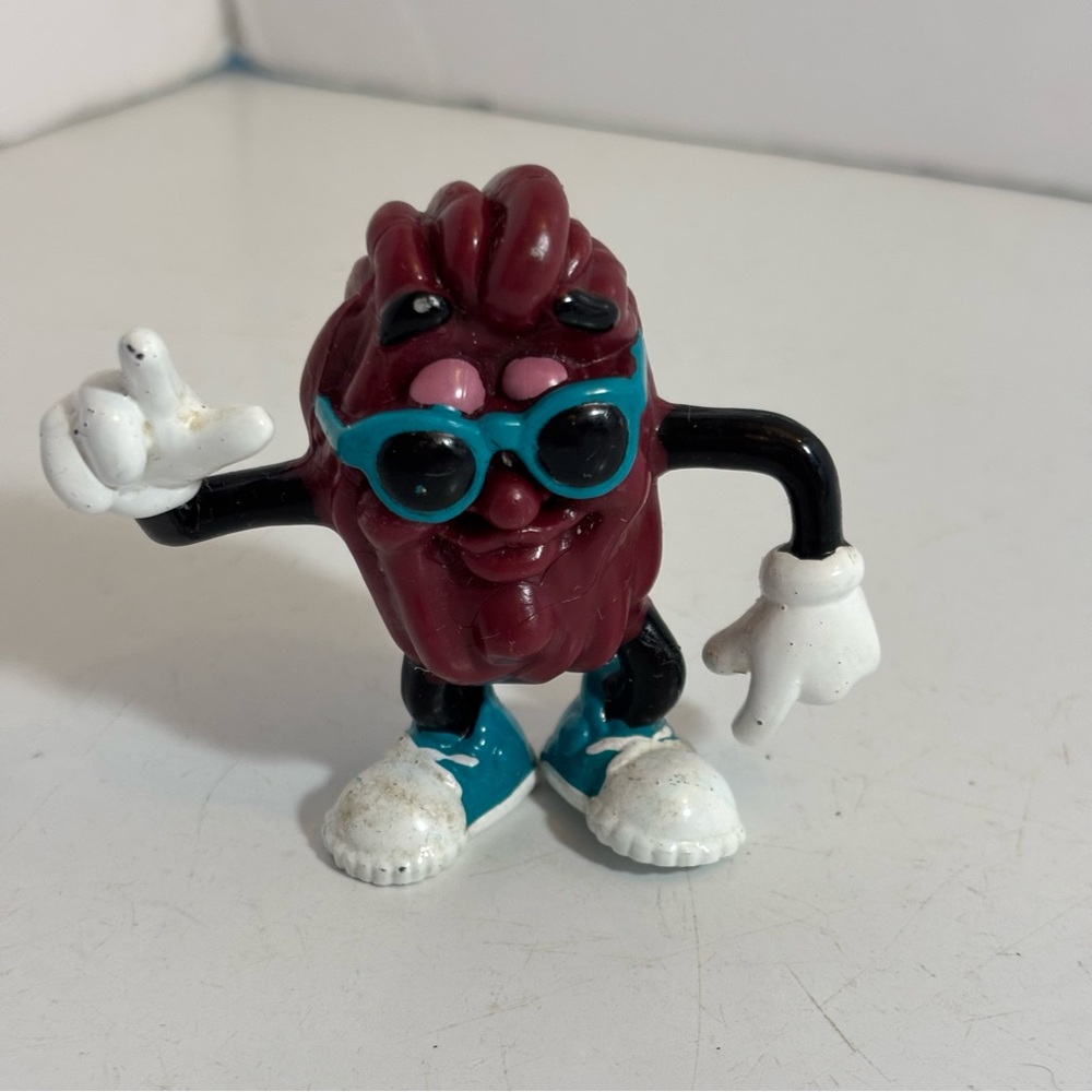 🛍️3/$30 Vintage 1988 California Raisin figurine‎ with sunglasses